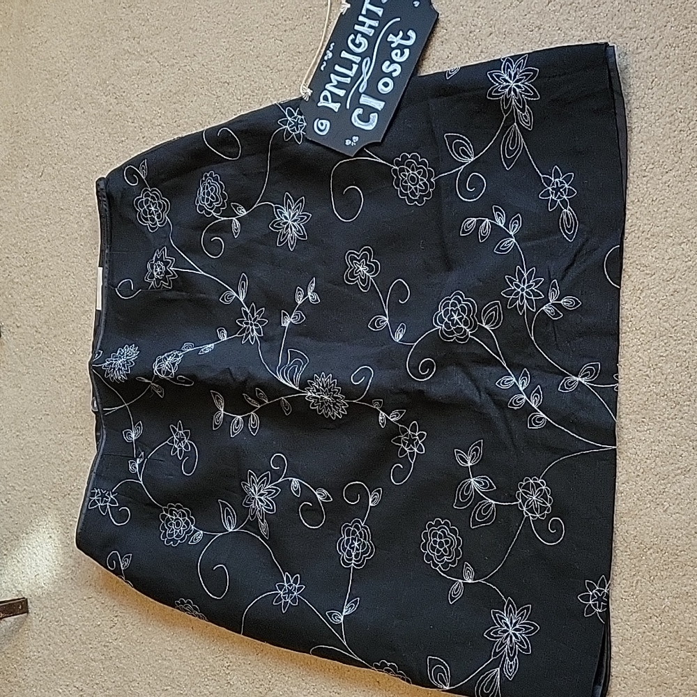 David N Black White Floral Skirt 12 Embroidered